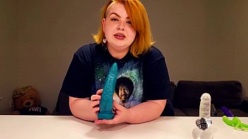 Velma Voodoos Reviews: The Taintacle - Hankeys Toys Unboxing