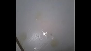 Leonardo Rodrigues - Masturbação Com Gozada Boa No Banheiro