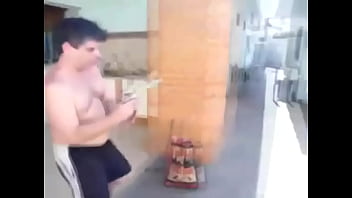 Pc Travou E Levou 6 Tiros