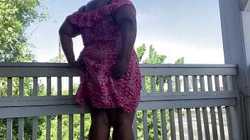 Frozenchocolate Loves Showing Ass Off To Neighbors