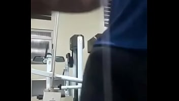 Coroa Excitado Na Academia