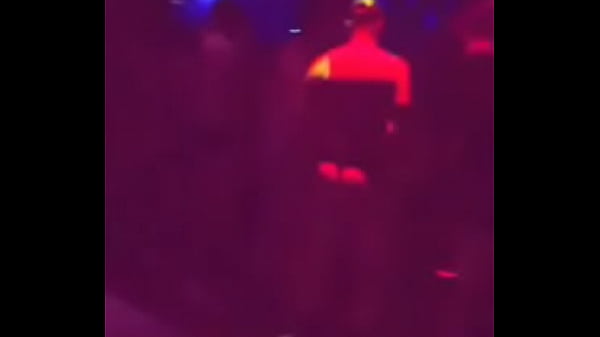 Sexo En La Disco En Público