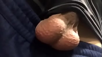 Novinho Mostrando As Bolas Em Público (flashing Dick)