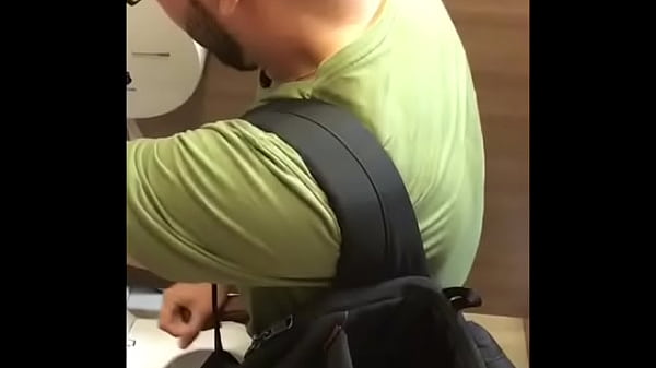 Punheta Nerd (banheirão)