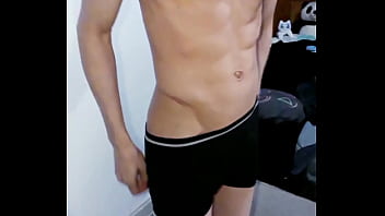 Pkoi - Eu Tirando A Roupa