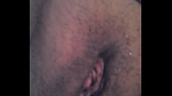 Bbw Roliça Curte Uma Siririca Bem Molhada