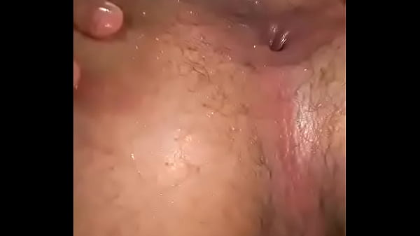 Rebolando No Banheiro Com Tesão No Cuzinho