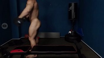 Hot Muscle Guy Weightlifting On Cam