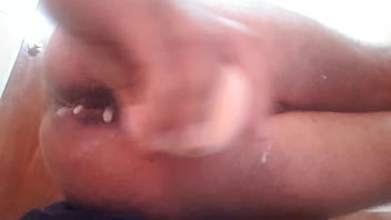 Ano Exitado Sacando Crema