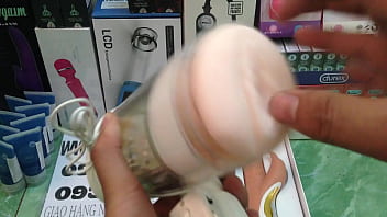 máy bú mút tự động giúp nam giới sướng t_ người bắn tinh