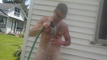 Its A Hot Summers Day And I Don_t Have A Swimming Pool!