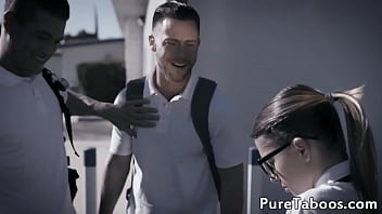 Bullied Babes R. Fuck Threeway