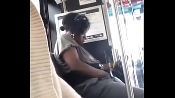 Cheirando A Boceta Depois De Se Masturbar