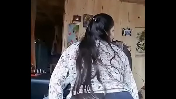 Gordita Moviendo El Culo