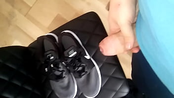 Teenager Spritzt Unfassbar Heftig Ab