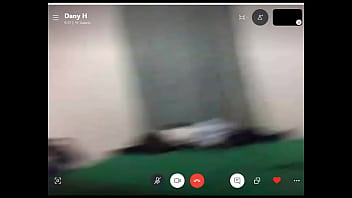 Gay muestra su culo en sexcam ( 18)