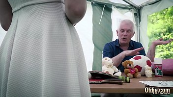 Naughty Slut Seduces Old Man And Begs Him To Fuck Her Mouth