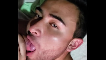 Amigo Me Ayuda A Saciar Mi Sed De Verga