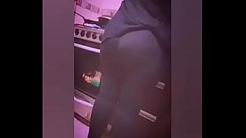 Ella Me Provoca Cuándo Estamos Solo