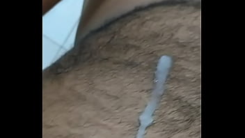 Pra Evitar De Fazer Besteira Com A Amiga Safada No Trabalho,é Melhor Gozar Pensando Na Esposa