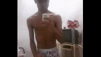 Leonardo Rodrigues - De Cueca Boxer No Instagram