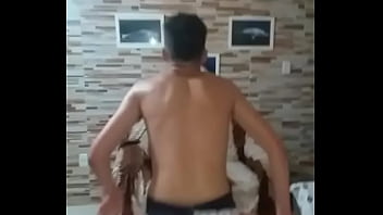 Franguinho Safado Dançando Com Bundinha De Grilo