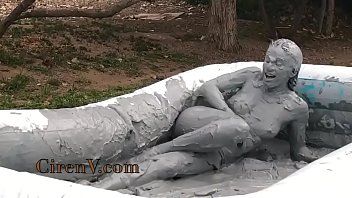 Clay Sploshing In The Pool - Ciren V