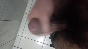 Novinho Pirócudo Batendo Até Gozar