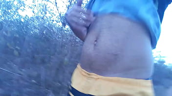 Mostrando O Pau Na Trilha