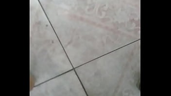 Não Tinha Nimguem Pra Dar Leite Gozei No Chão