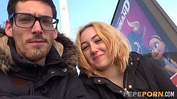 Exhibitionist Couple Has A Fucking-spree In The Mall