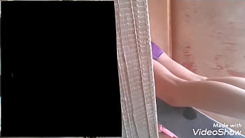 Joven Cambiándose En Vestidores