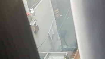 Otra Vez Espiando A Mi Vecina Que Siempre Sale En Bra Luciendo Sus Ricas Tetas