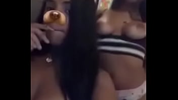 Amigas Do Funk Se Exibindo Na Camera