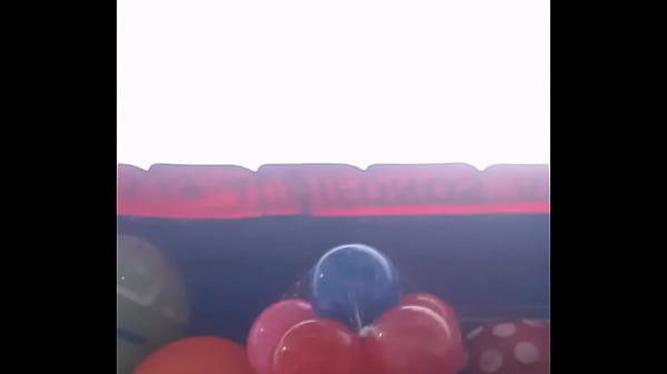 Bajo La Falda De Joven