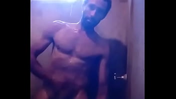 Hetero De Campo Me Muestra Como Se Baña (parte 2)