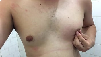 Brincando Com Peitos E Mamilos