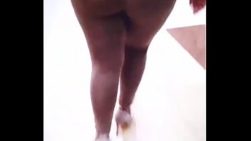 Vecina Nalgona De Compras