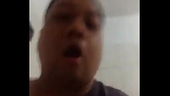 Thằng già nứng cặc đăng video thủ d_m l_n Facebook của người khác