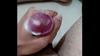 Novinho Punhetando Gostoso Com Gozada Farta