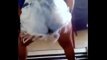 Lavínia Puta Dançando