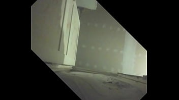 Etalon Couilles Pleines Gros Juteur Se Fait Purger En Glory Hole