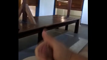 Me Hago Una Paja En Un Vestuario