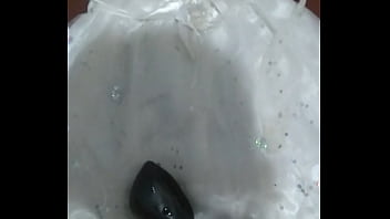 Gozando Na Roupinha Da Novinha 5