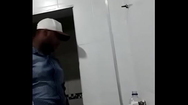 Voyeur, Mandando E Mijando Na Balanda