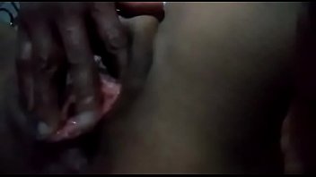 Indian Se Masturba Y Termina Mojada