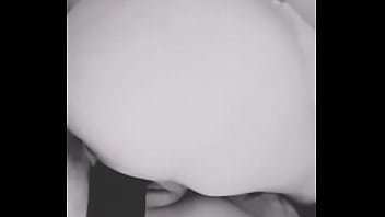 Venezolana Puta Metiéndose Un Pepino Enorme En La Vagina.