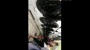 Culonas Maduras En La Lavanderia