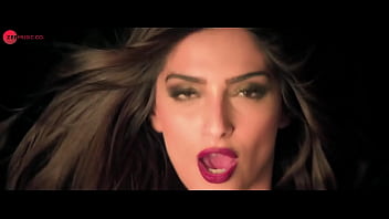 Sonam Kapoor Dancing