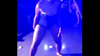 She Throwing That Ass